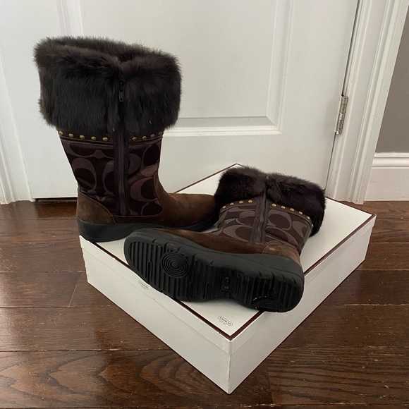 Excellent used condition Coach Snow boots - Picture 2 of 3
